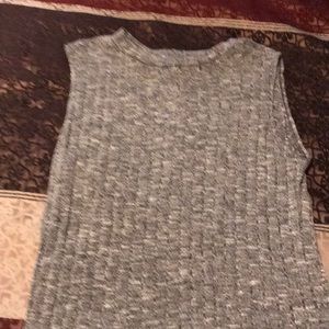 Grey sleeveless crop top